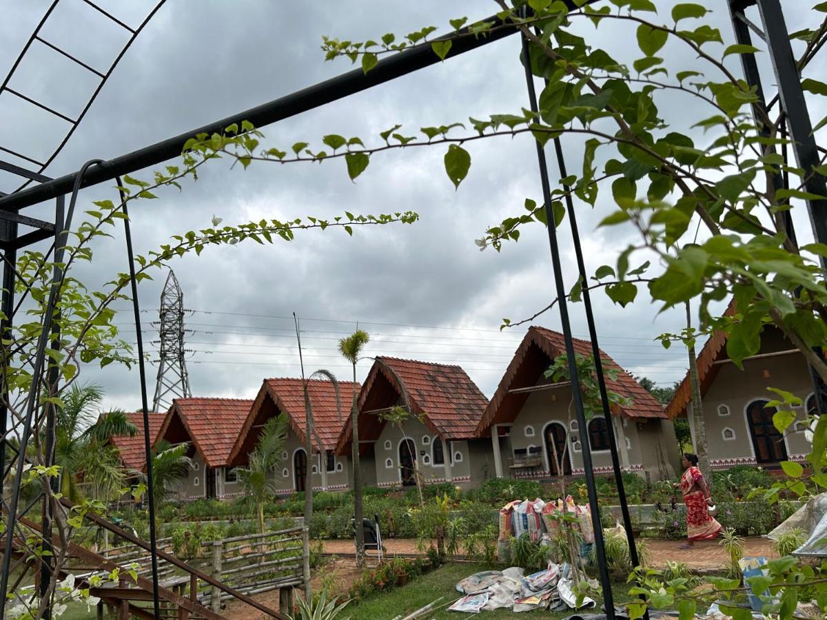Arshinagar Shilpogram Hotel โกลกาตา ภายนอก รูปภาพ