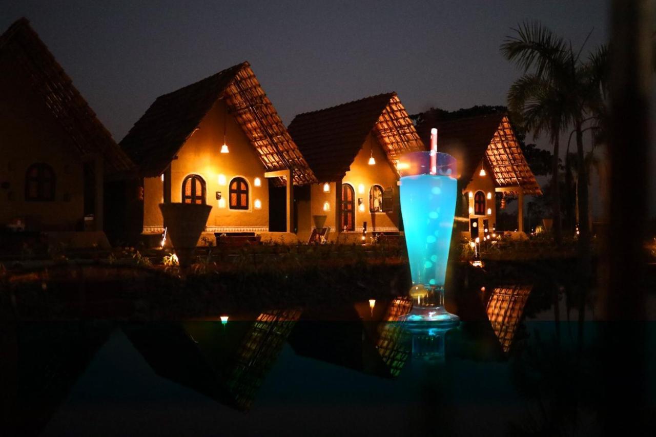 Arshinagar Shilpogram Hotel โกลกาตา ภายนอก รูปภาพ